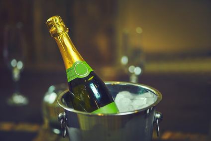 Le membre d’une famille ayant cédé tous ses droits sur une marque célèbre de champagne peut-il continuer à faire usage de son nom patronymique pour vendre un autre champagne?