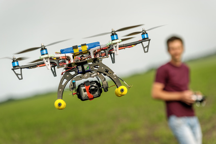 Drones : peut-on les utiliser n’importe où ? Faut-il les faire immatriculer ? Quid de la prise de photo par les drones ? - Crédit photo : © absurdovruslan - Fotolia.com