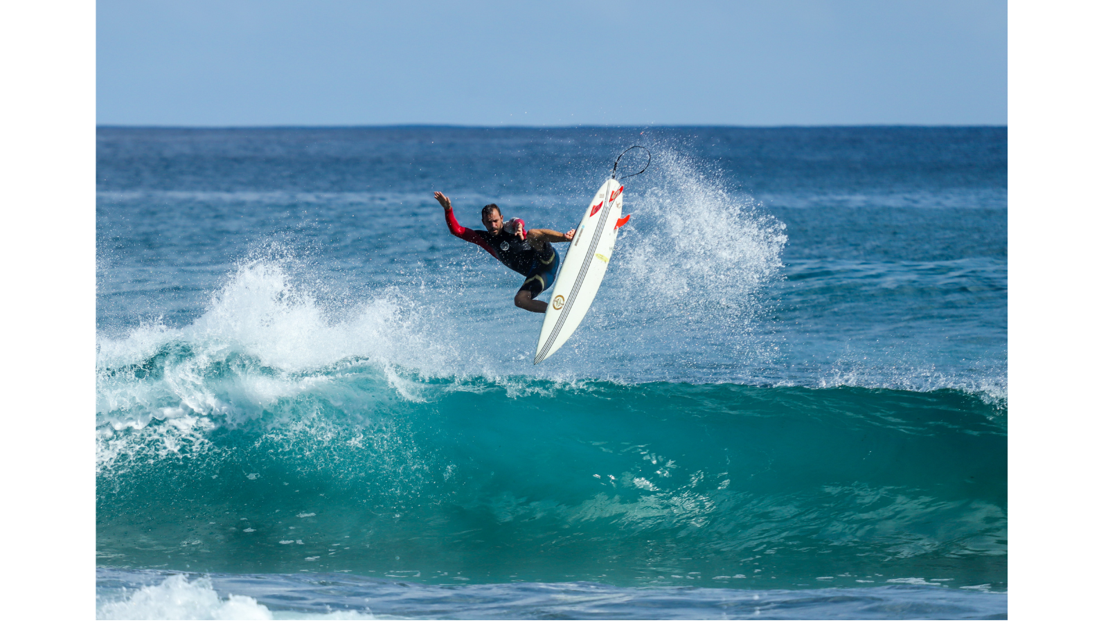 Absence de contrôle du Maire sur l’exercice de l’activité d’enseignement de cours de surf sur la plage