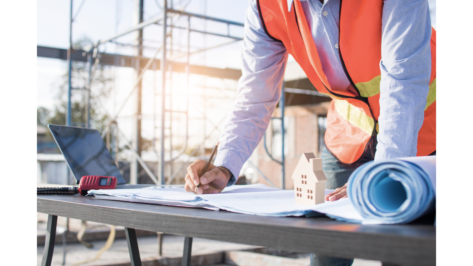 Isolation par l’extérieur de son immeuble ou de sa maison et droit de surplomb : un droit simple mais une procédure complexe